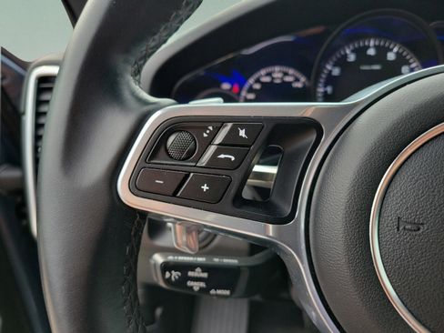 Used 2020 Porsche Cayenne E-Hybrid image 29