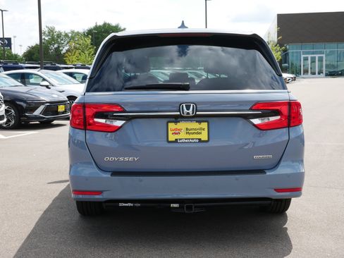 Used 2024 Honda Odyssey Touring image 6