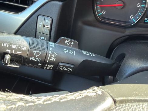 Used 2018 Chevrolet Suburban Premier AWD/4WD image 13