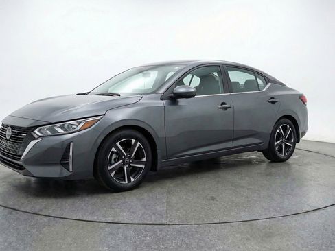 Used 2025 Nissan Sentra SV FWD image 3