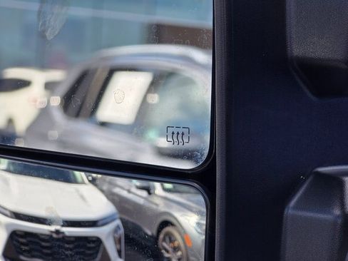 Used 2024 Nissan Titan SV w/ SV Convenience Package image 22