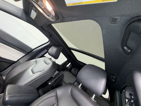 Used 2024 Jeep Compass Limited w/ Sun and Sound Group AWD/4WD image 22