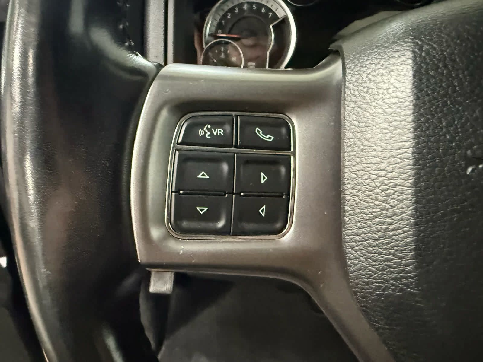 Used 2022 RAM 1500 Classic SLT w/ Electronics Convenience Group AWD/4WD image 17