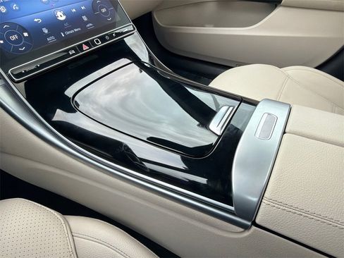 Used 2023 Mercedes-Benz C 300 4MATIC Sedan image 29