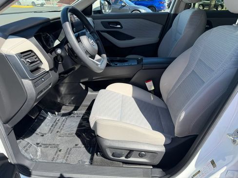 Used 2023 Nissan Rogue SV FWD image 14