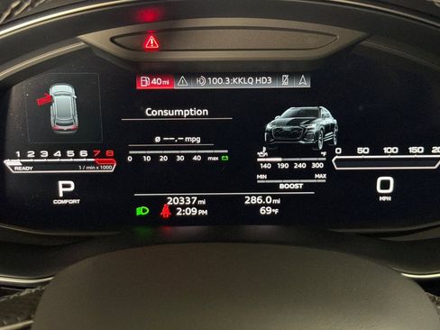 Used 2023 Audi RS Q8 AWD/4WD image 24