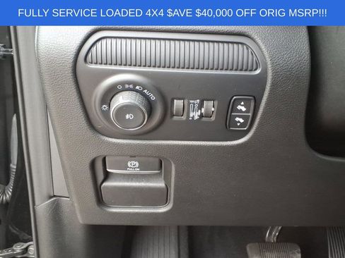 Used 2024 Jeep Wagoneer L Series II w/ Flexible Seating Group image 21