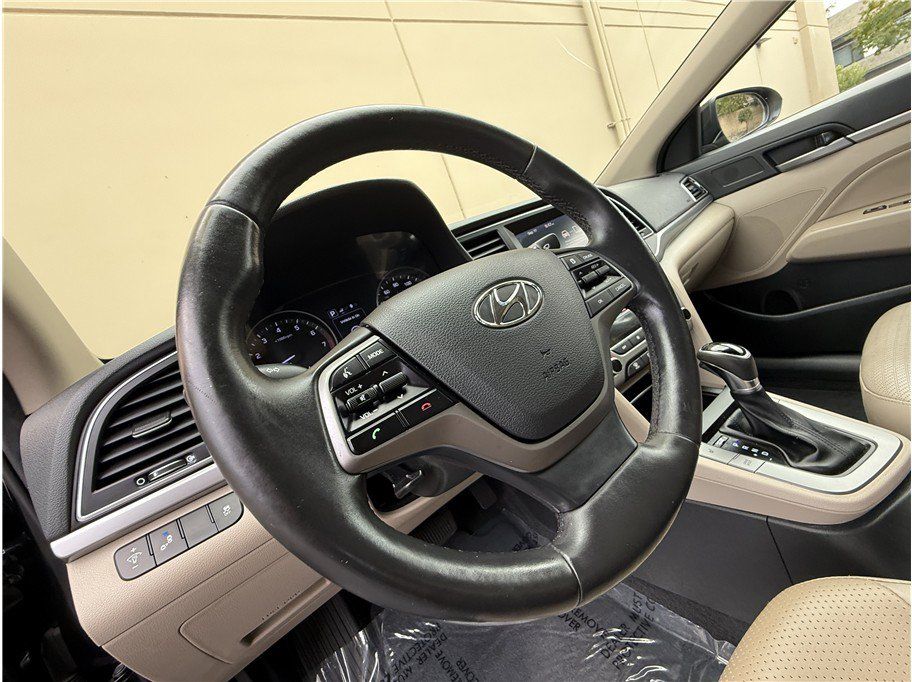 Used 2017 Hyundai Elantra Limited FWD image 18