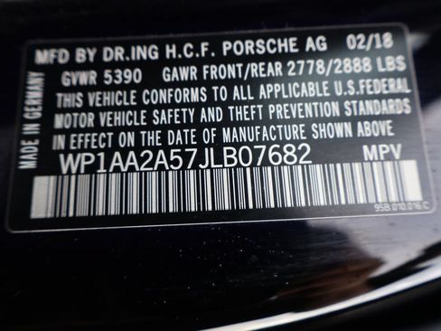 Used 2018 Porsche Macan AWD/4WD image 37