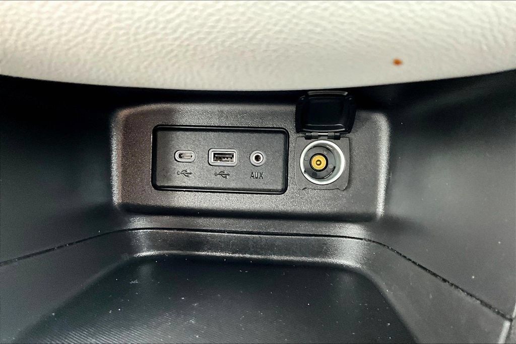 Used 2024 Chevrolet Equinox LS FWD image 13