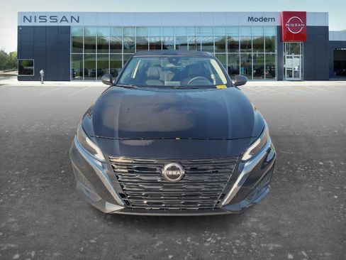 Certified 2025 Nissan Altima 2.5 SV FWD image 2