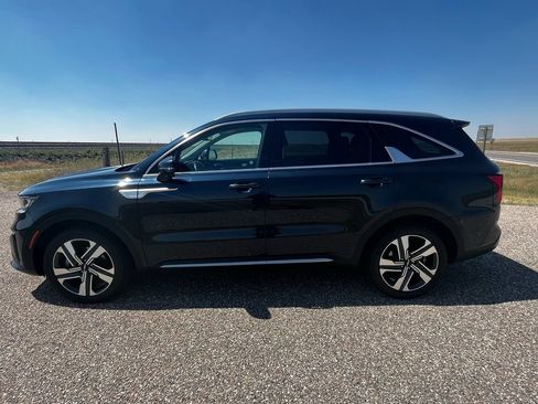 Used 2024 Kia Sorento EX AWD/4WD image 2
