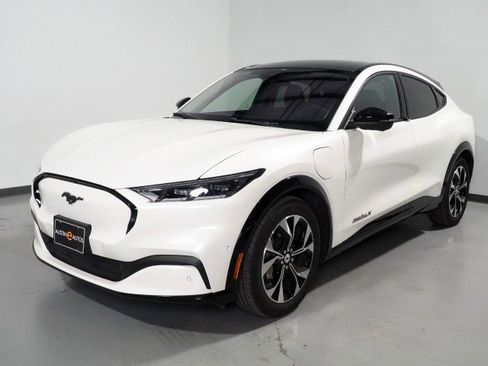 Used 2022 Ford Mustang Mach-E Premium image 10