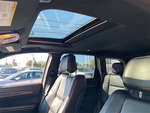 Used 2021 Jeep Grand Cherokee Limited image 10