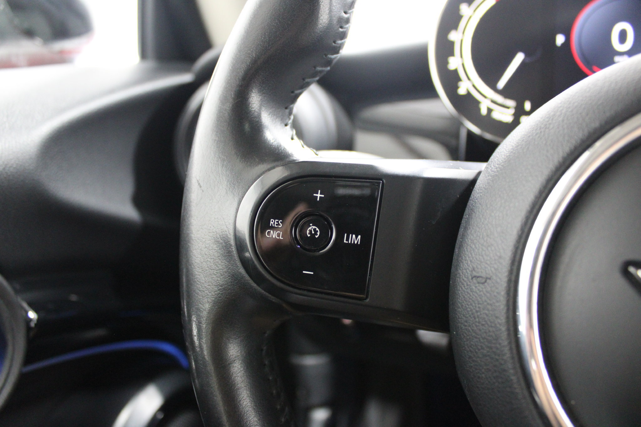 Used 2023 MINI Cooper 2-Door Hardtop FWD image 33