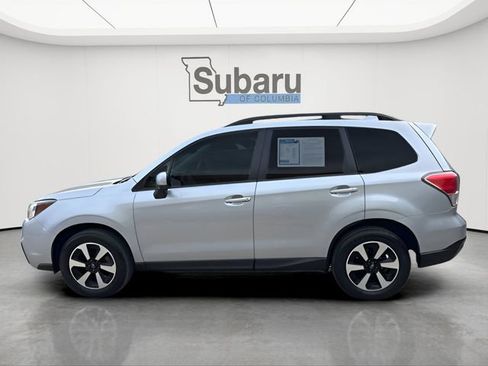 Used 2017 Subaru Forester 2.5i Premium image 4
