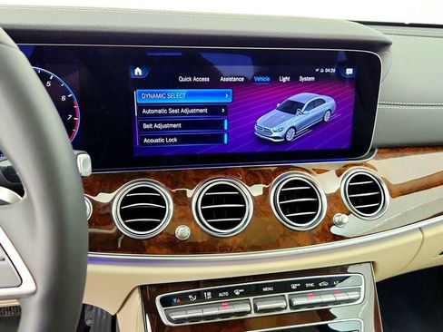 Used 2022 Mercedes-Benz E 350 4MATIC Sedan image 17