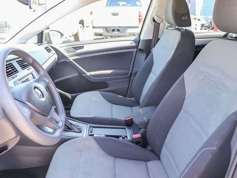 Used 2016 Volkswagen e-Golf SE FWD image 16
