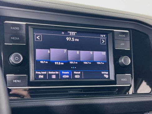Used 2023 Volkswagen Jetta SE FWD image 14