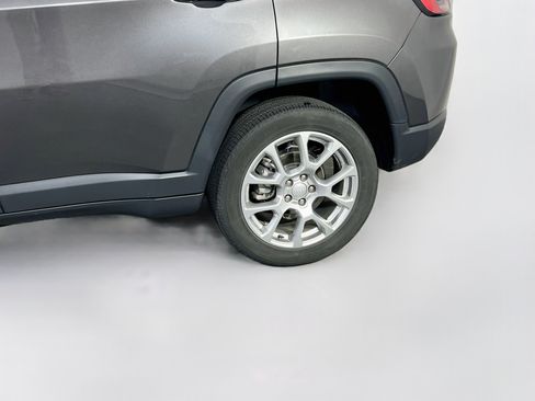 Used 2023 Jeep Compass Latitude w/ Sun and Sound Group AWD/4WD image 29