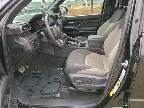 Used 2025 Toyota Tacoma TRD Sport w/ TRD Sport Upgrade Package AWD/4WD image 26