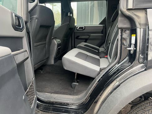 Used 2022 Ford Bronco Base 4D SUV image 10