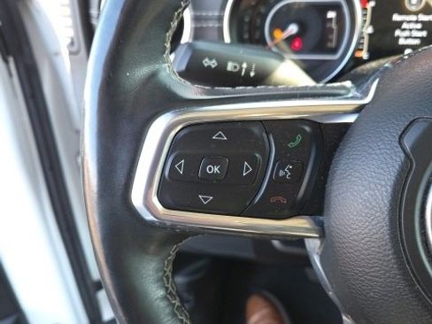 Used 2020 Jeep Gladiator Overland image 13