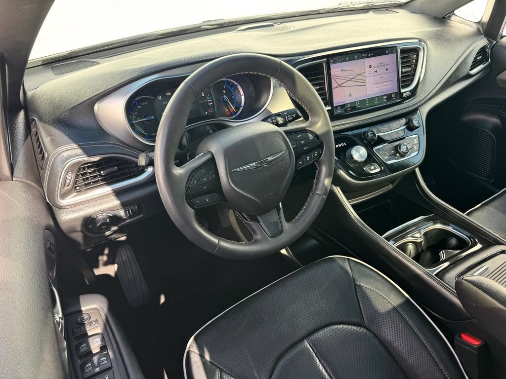 Used 2022 Chrysler Pacifica Limited w/ S Appearance Package FWD image 3