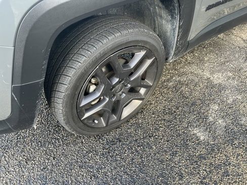 Used 2021 Jeep Renegade Latitude image 11