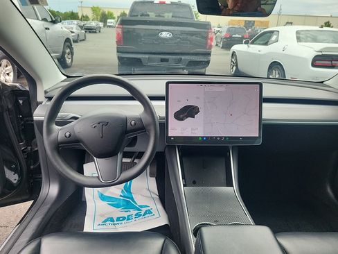 Used 2019 Tesla Model 3 Standard Range RWD image 5