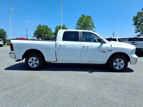 Used 2019 RAM 1500 Classic SLT AWD/4WD image 3