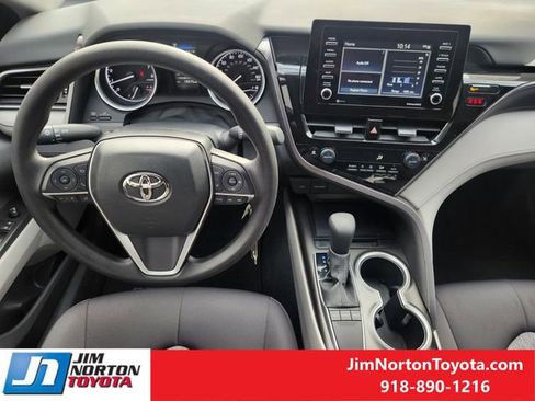 Used 2024 Toyota Camry LE image 28