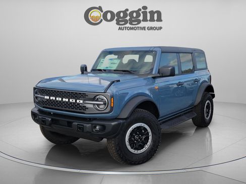 New 2025 Ford Bronco Badlands w/ Sasquatch Package image 3