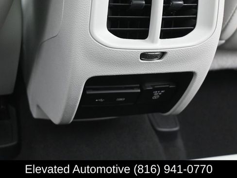 Used 2019 Jeep Cherokee Limited w/ Technology Group image 14