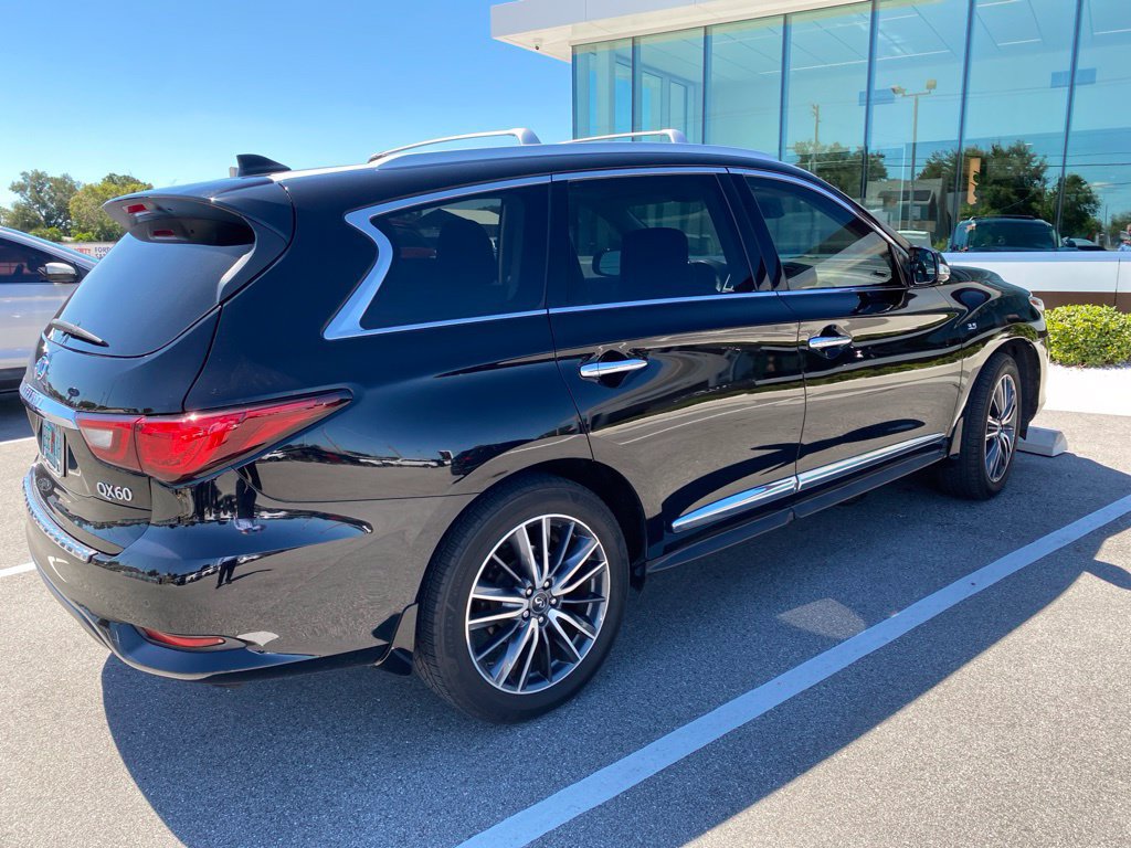 Used 2020 INFINITI QX60 Luxe w/ Sensory Package FWD image 2