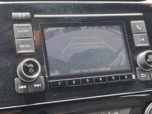 Used 2019 Honda CR-V LX image 17