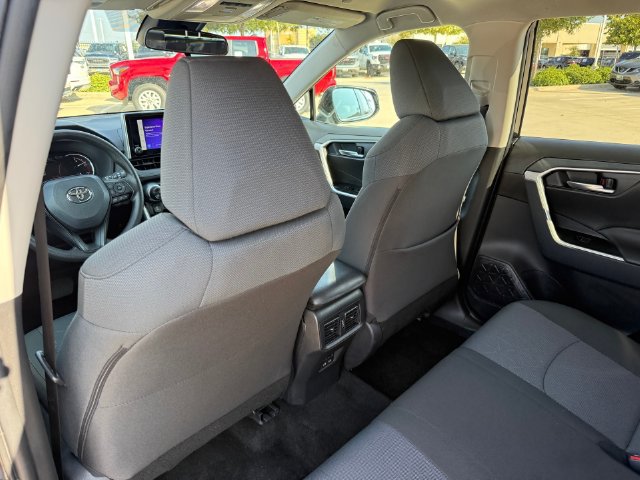 Used 2025 Toyota RAV4 XLE FWD image 26