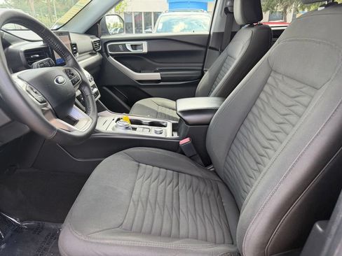 Used 2021 Ford Explorer XLT AWD/4WD image 18