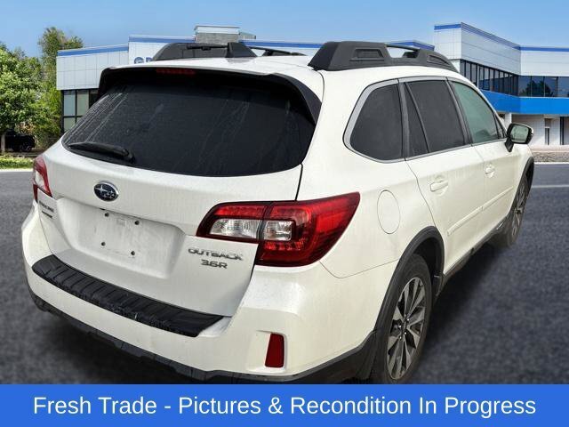 Used 2016 Subaru Outback 3.6R Limited AWD/4WD image 5