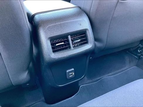 Used 2021 Chevrolet Equinox LS FWD image 10