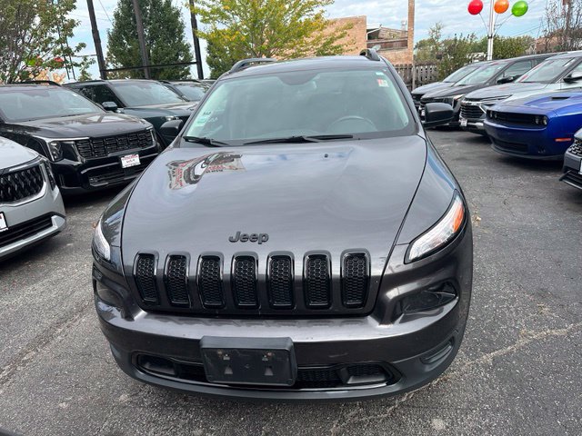 Used 2017 Jeep Cherokee Sport FWD image 2
