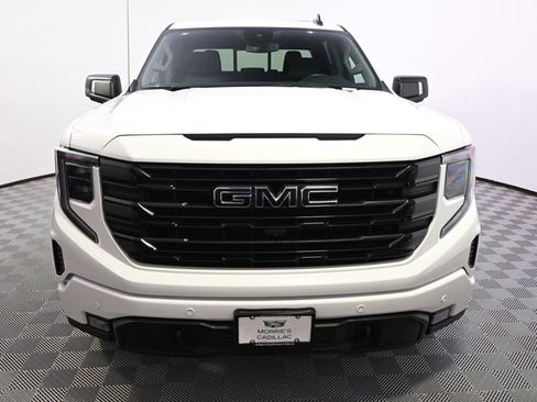 Used 2024 GMC Sierra 1500 Elevation w/ Elevation Premium Package AWD/4WD image 10