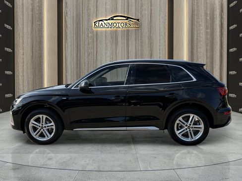 Used 2024 Audi Q5 e Premium w/ Convenience Package image 5