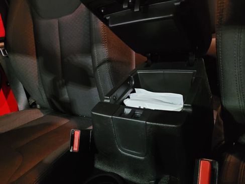 Used 2015 Jeep Wrangler Unlimited Sport image 31