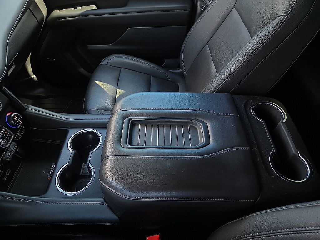 Used 2022 Chevrolet Suburban LT RWD image 23