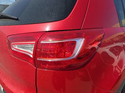 Used 2011 Kia Sportage LX w/ Convenience Pkg FWD image 9