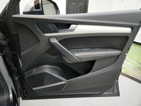 Used 2018 Audi SQ5 Premium Plus w/ Navigation Package image 30