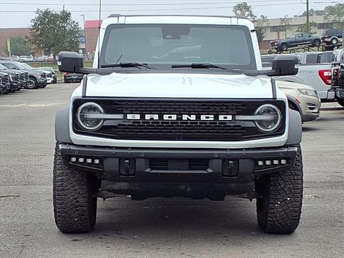 Used 2023 Ford Bronco Wildtrak image 2