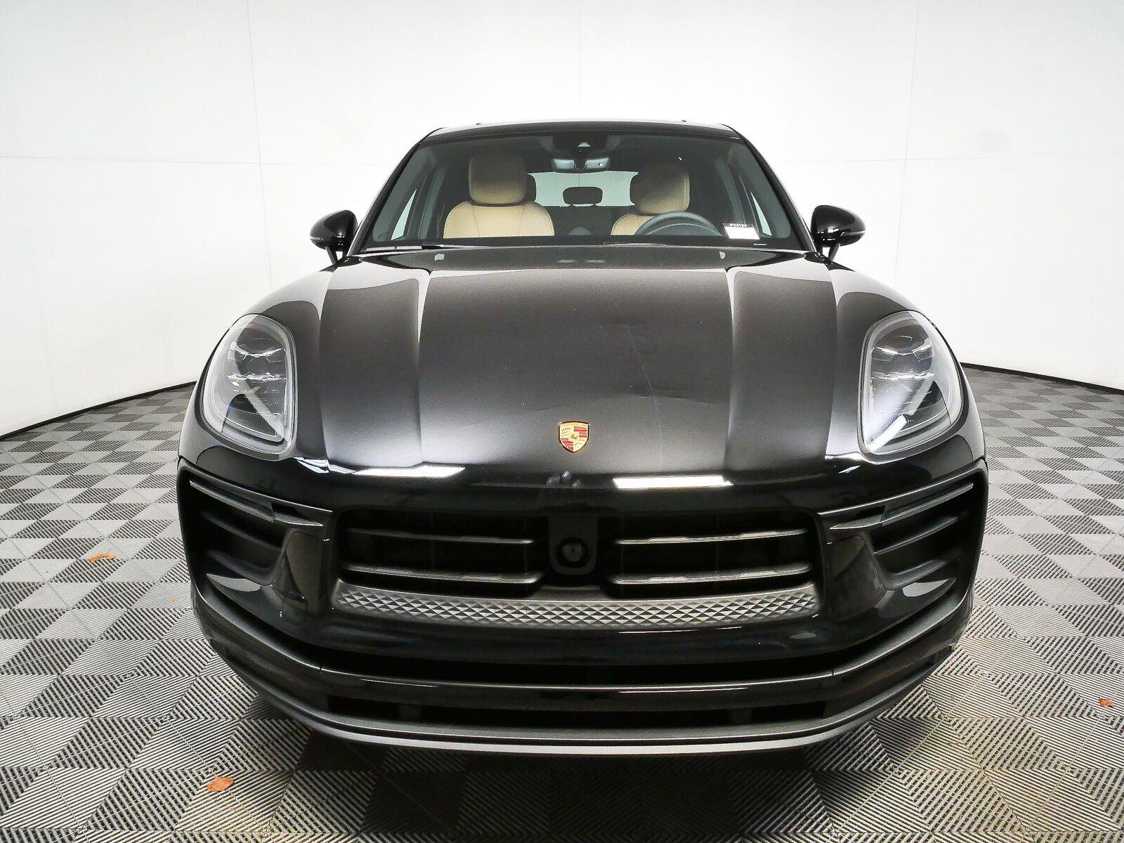 New 2026 Porsche Macan Turbo AWD/4WD image 36