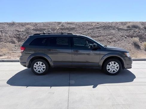 Used 2018 Dodge Journey SE w/ Popular Equipment Group FWD image 4